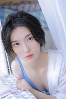 年轻的女老师在线